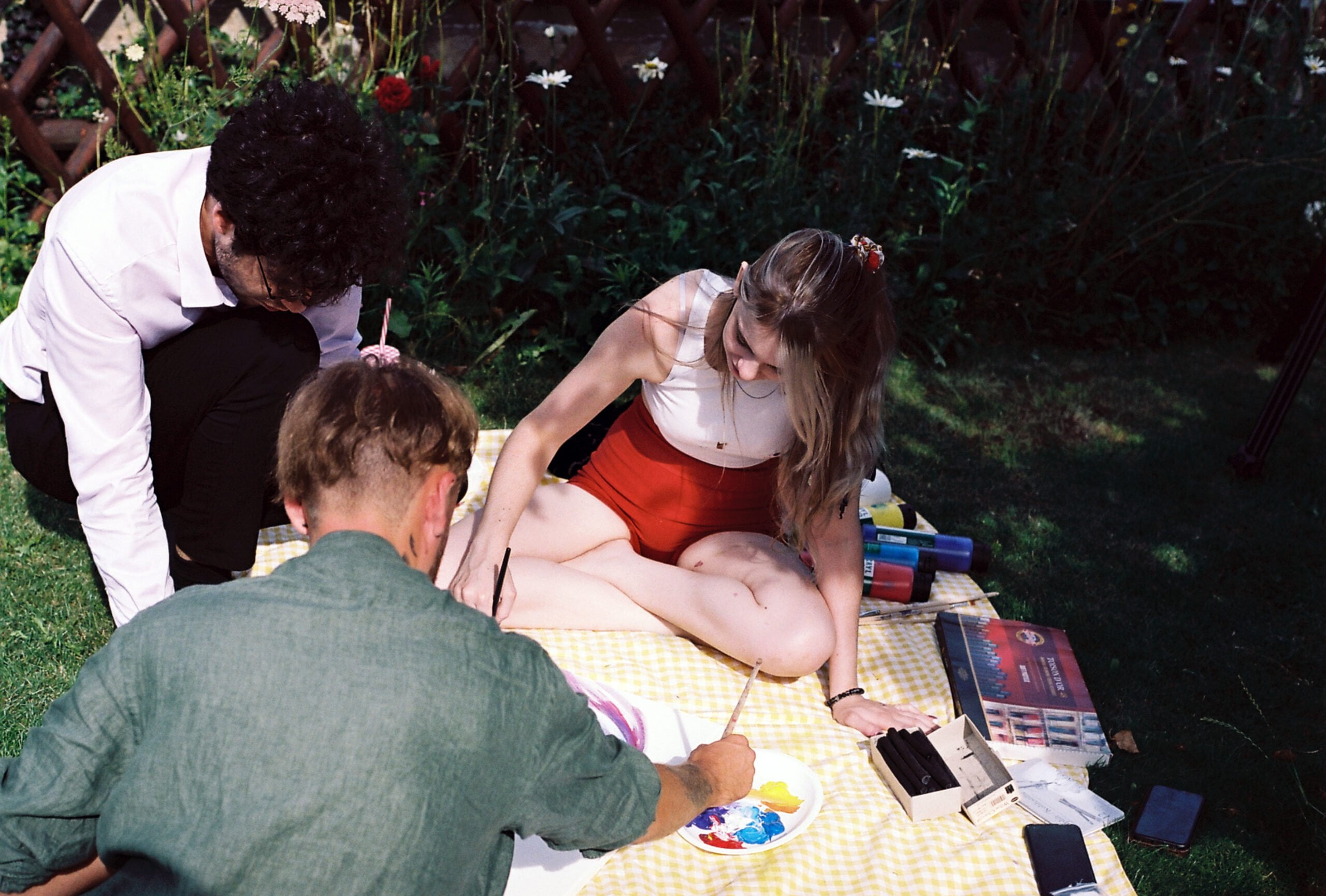 Nico, Robin und Cedric malen